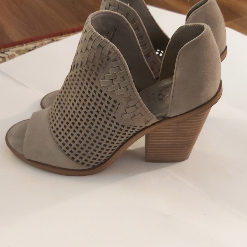 shoes - Picture 2 of 4
